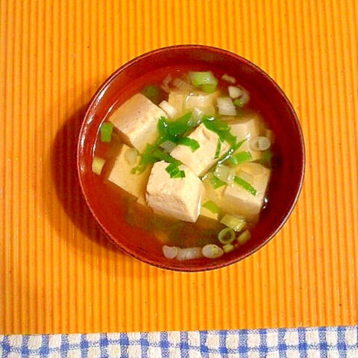 昆布茶で、豆腐のすまし汁♪